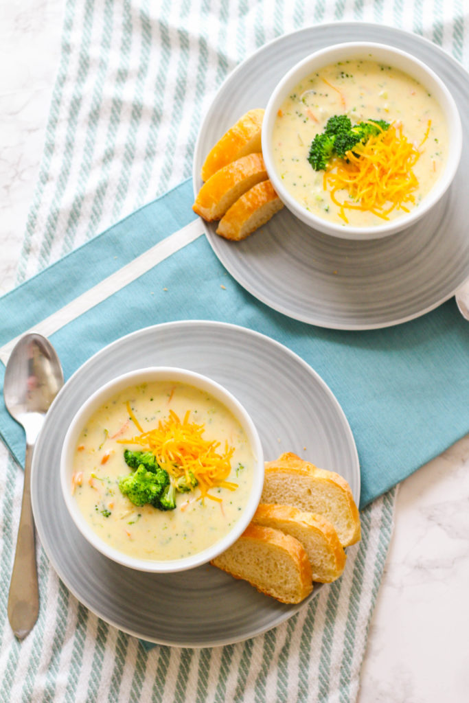 Copycat Panera Broccoli Cheddar Soup | Cheesy broccoli soup | Quick weeknight soup