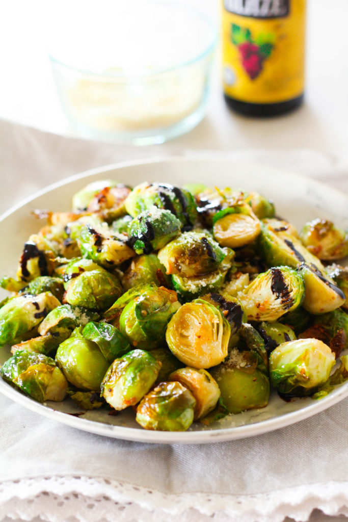 Parmesan Balsamic Roasted Brussels Sprouts | Roasted brussels sprouts | Dinner side dish | Vegetable side dish