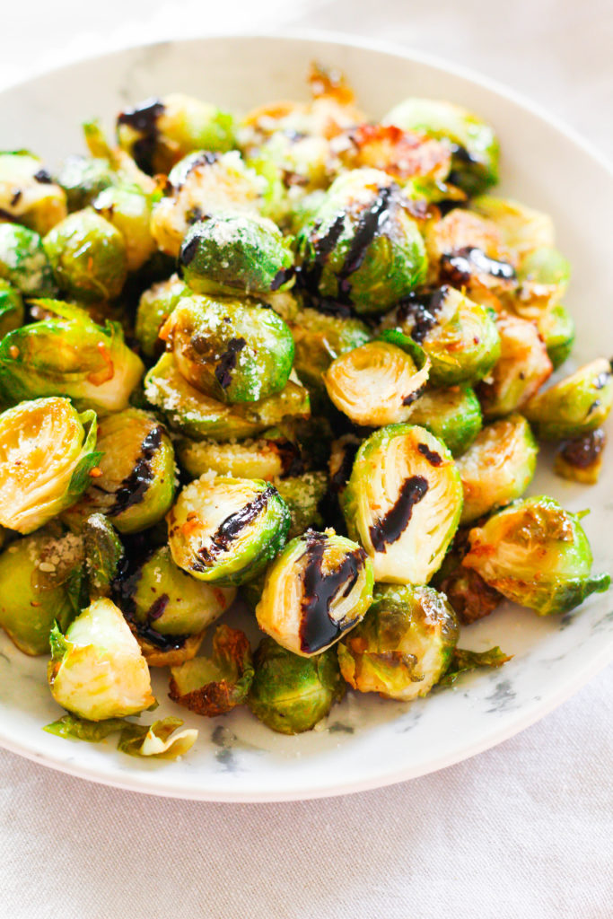 Parmesan Balsamic Roasted Brussels Sprouts | Roasted brussels sprouts | Dinner side dish | Vegetable side dish