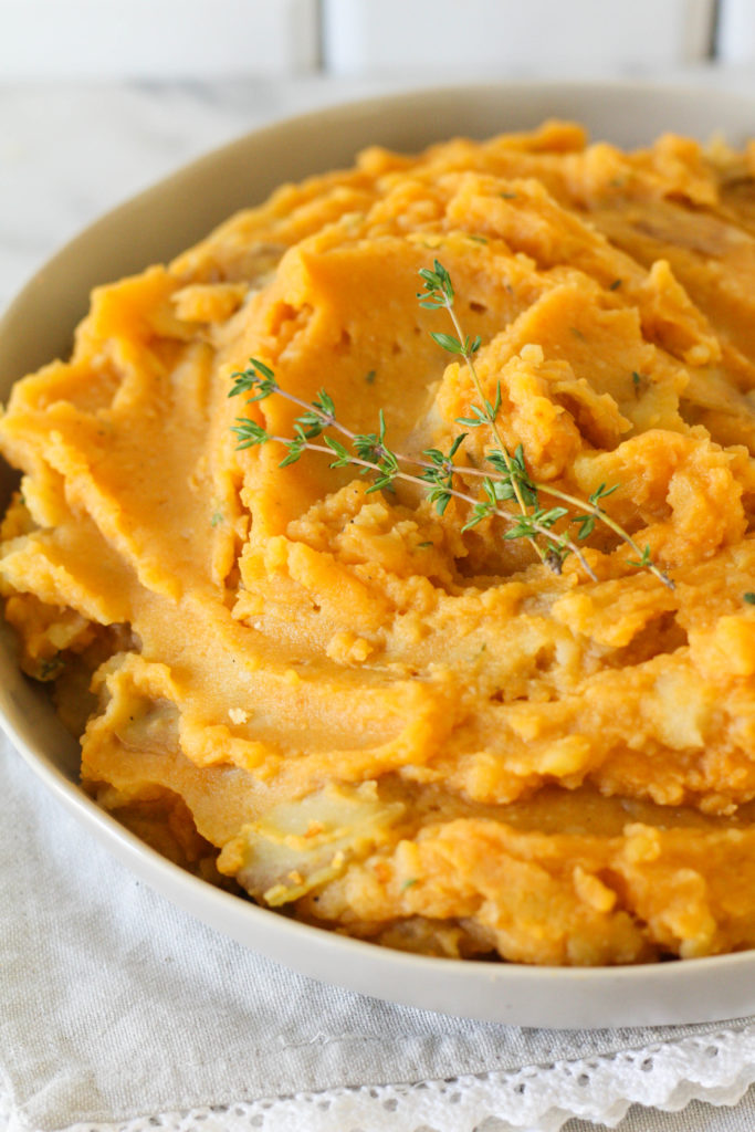 Instant pot pumpkin mashed potatoes are a delicious Thanksgiving staple. Made with potatoes, milk, thyme, and a special ingredient, pumpkin!