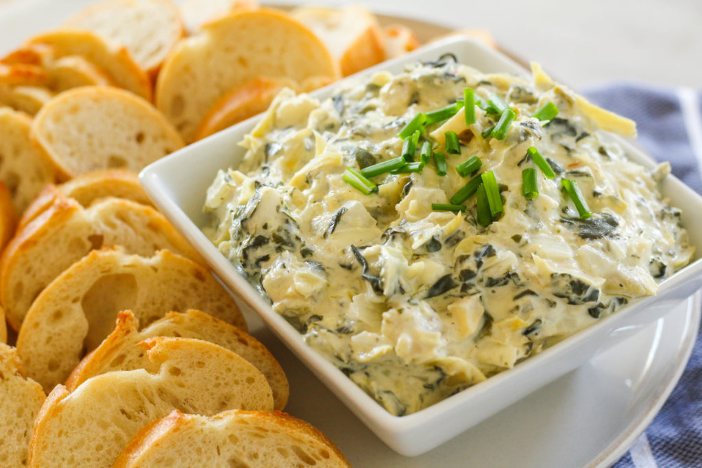 Slow Cooker Spinach Artichoke Dip | Holiday Appetizers | Party appetizers | Artichokes | SpinachSlow Cooker Spinach Artichoke Dip | Holiday Appetizers | Party appetizers | Artichokes | Spinach