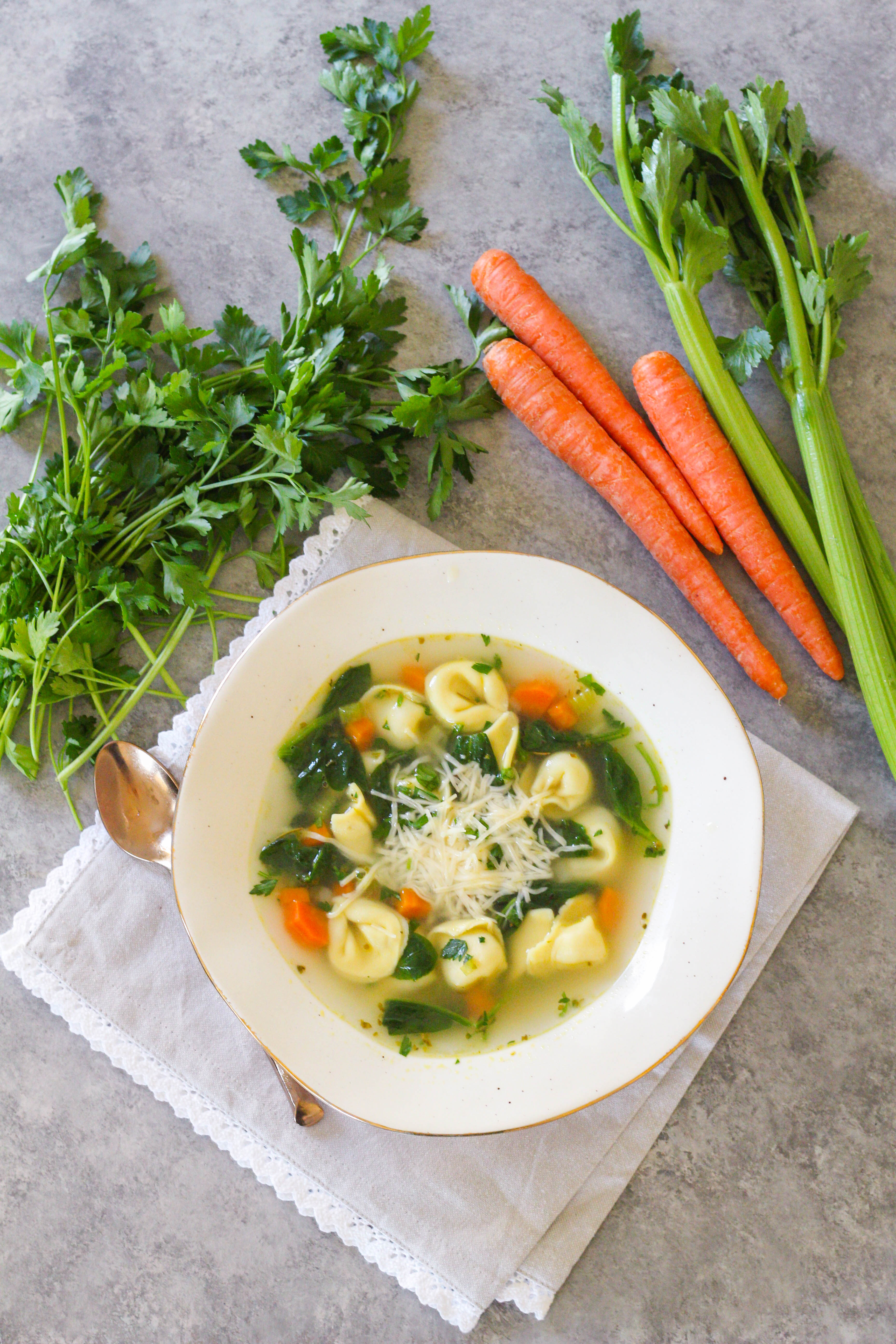 This Spinach Tortellini Soup is full of tender, cheesy tortellini and mixed vegetables with a hidden protein boost: collagen!