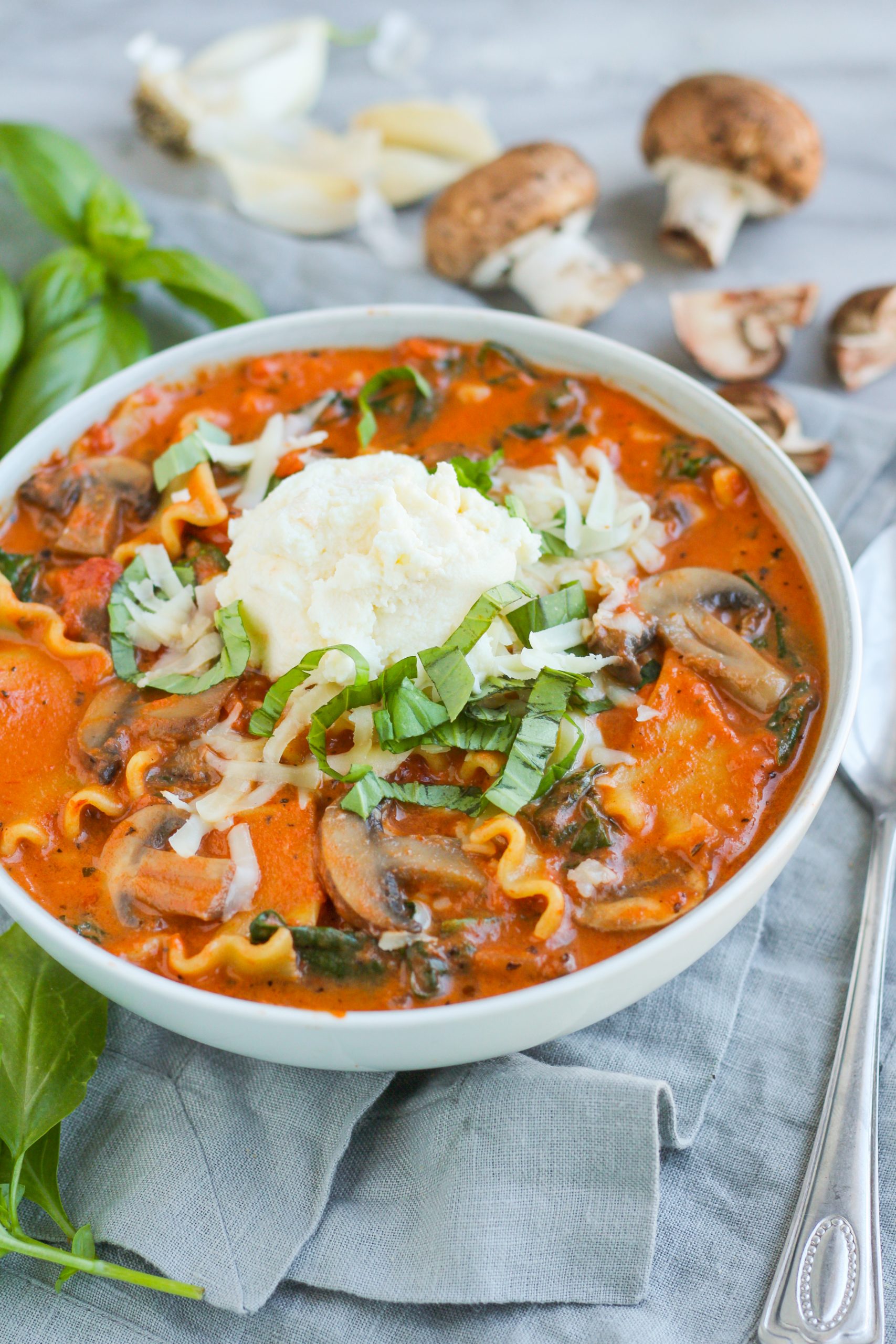Creamy Spinach, Mushroom & Lasagna Soup