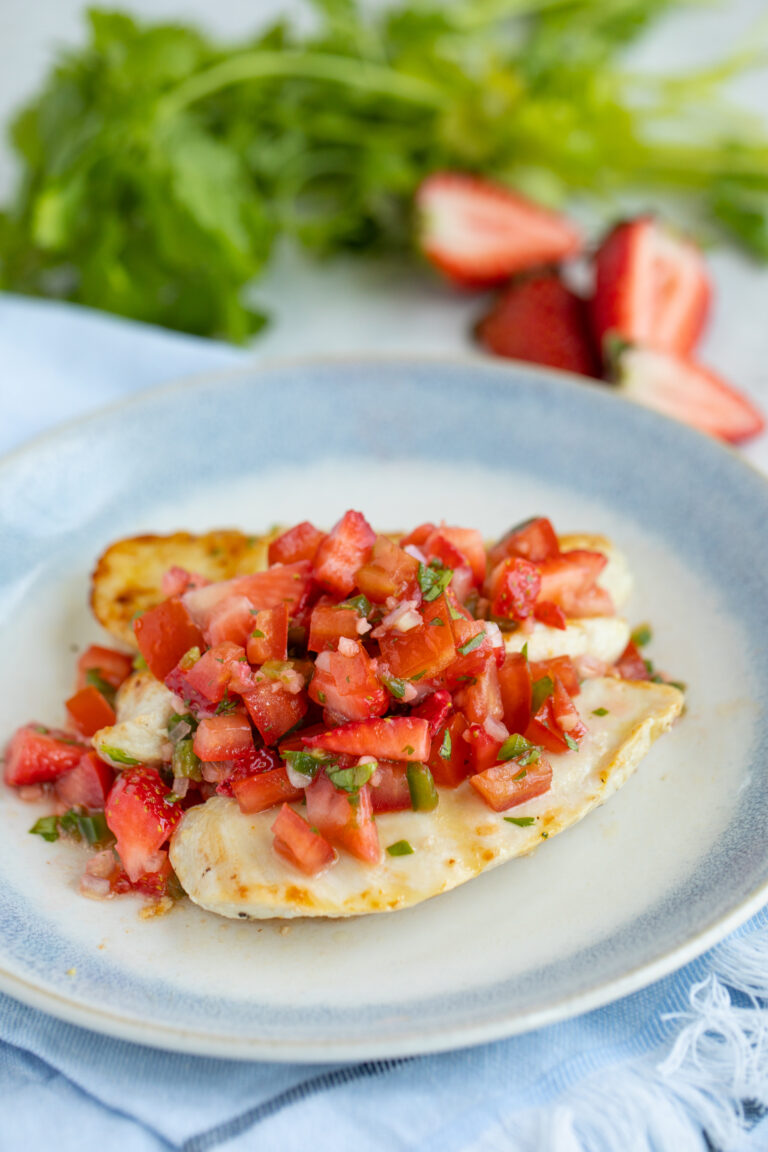 Strawberry-Jalapeño Salsa Over Grilled Chicken